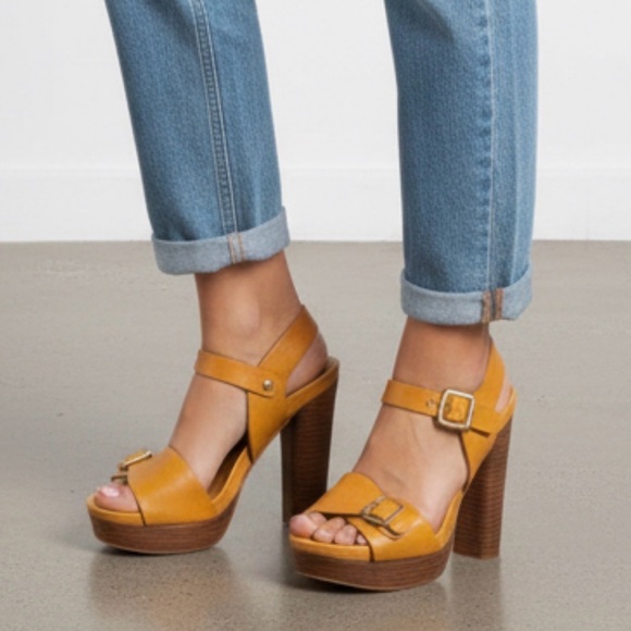 Tory Burch Shoes - Tory Burch Women's Tatum Tan Sandals